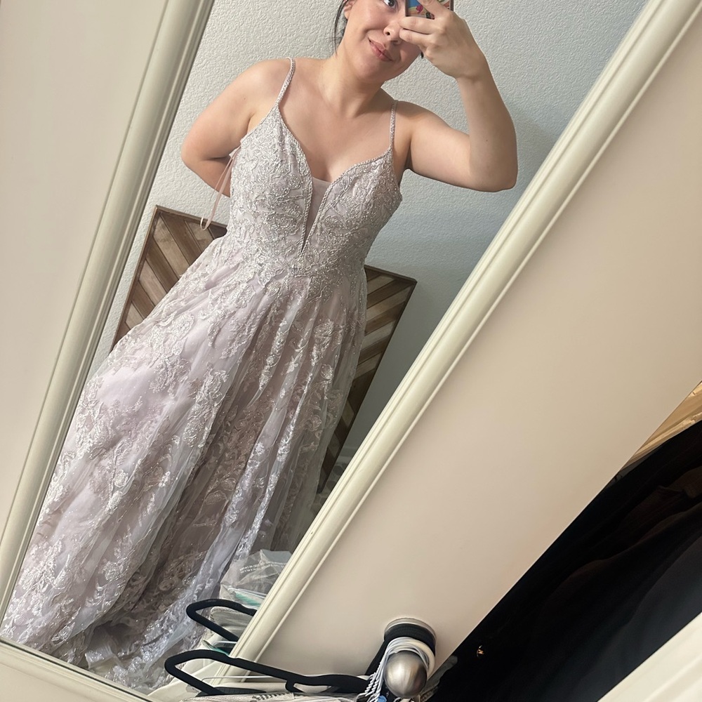 Gown - Picture 7 of 10